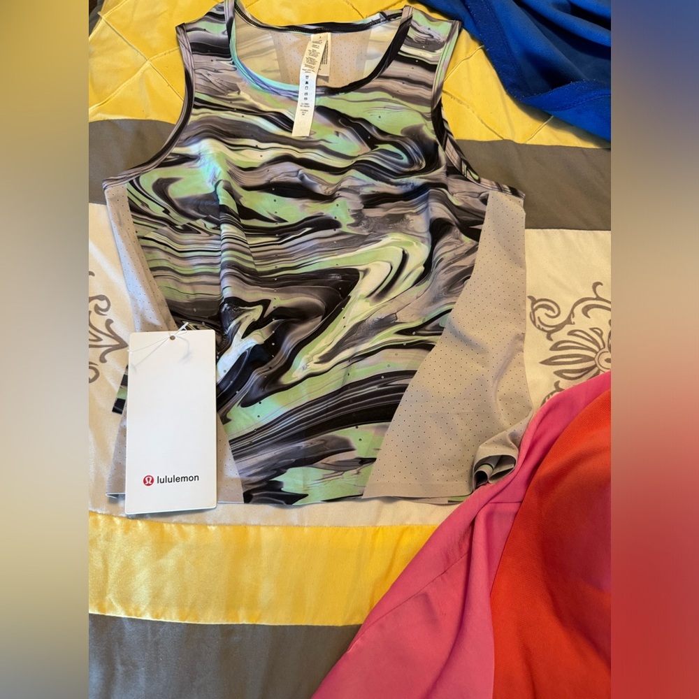 NWT Lululemon swift running tank.